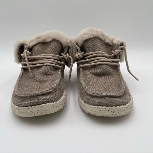 Women's Hey Dude Britt Shoes Size 9 Nut Slip-on Tie Faux Fur Casual Lightweight - Picture 5 of 14